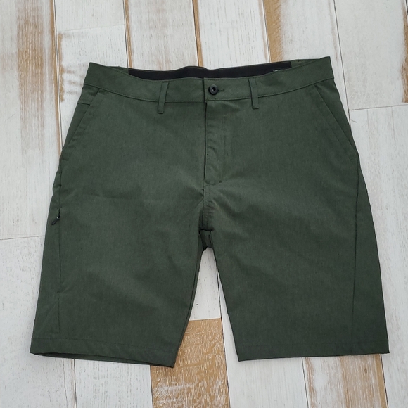 Kenneth Cole Reaction Other - Kenneth Cole Reaction Olive Men's Flat Front Shorts